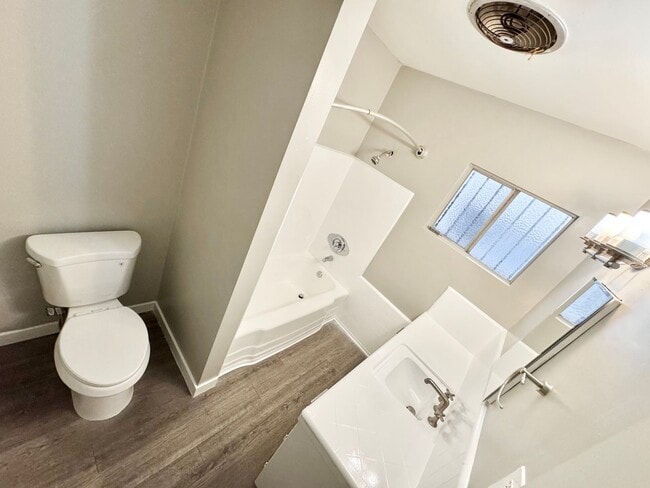 Photo - 3554 Brenton Ave Unit 3554 Brenton #B