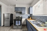 Photo - 3611 Whiteside St