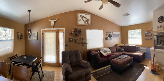 Photo - 1044 Circle Ln