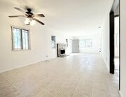 Photo - 439 W Buckthorn St House