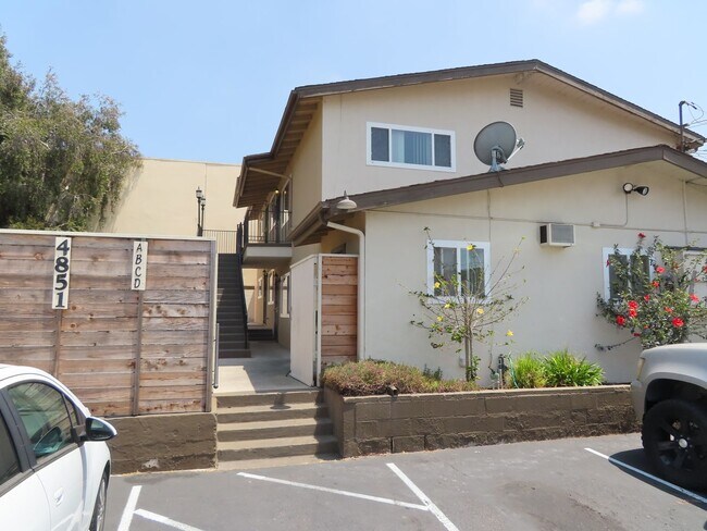 Building Photo - Renovated Two Bedroom Apartment in La Mesa
