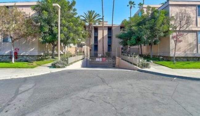 Garage - 6979 Palm Ct Unit J132