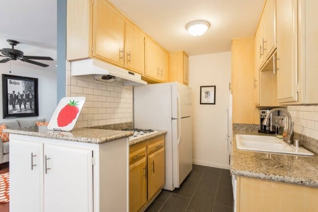 Photo - 1348 N Vista St Unit 3