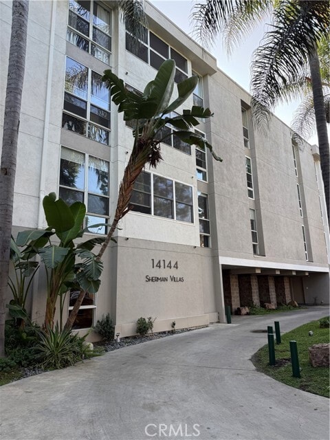 Building Photo - 14144 Dickens St Unit 101