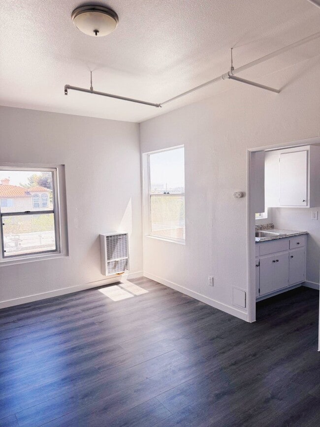 Photo - 1318 S Pacific Ave