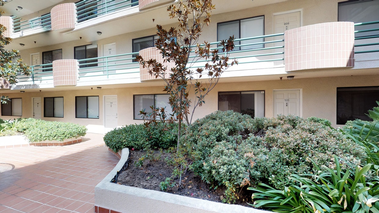 3D Tour - CYN - CYNTHIA GARDENS