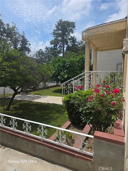 Photo - 521 E Valencia Ave