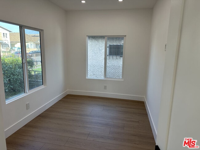 Photo - 1862 W 25th St