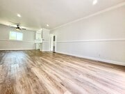 Photo - 6337 Whitsett Ave Apartment Unit 25