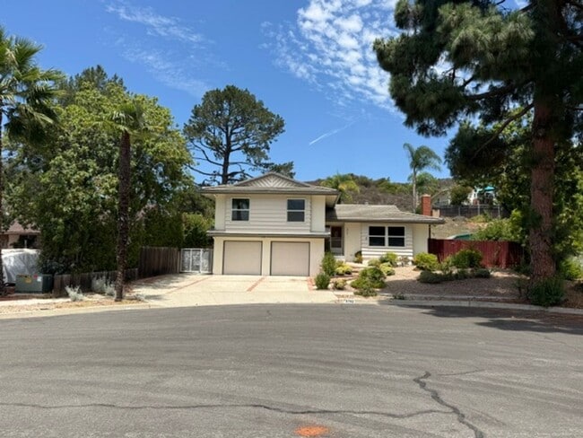 Building Photo - 4 bed, 2 1/2 bath home with RV access