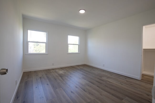 Photo - 1324 Devon Ave