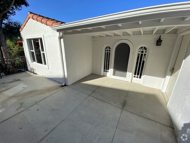 Building Photo - 955 Maltman Rental