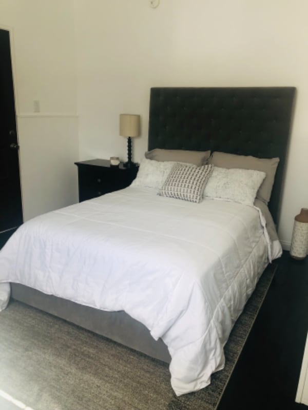 Photo - 867 W 9th St