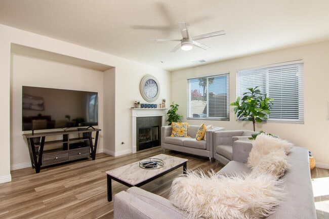 Photo - 43784 Riunione Pl