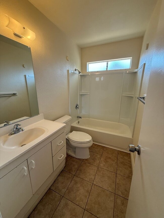 Photo - 0223 Unit #A