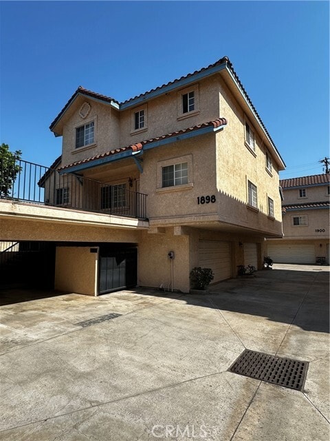 Photo - 1898 Vine St Townhome