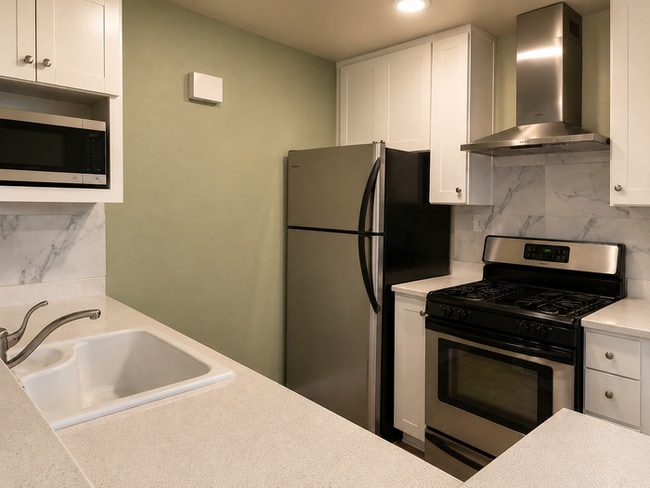 Photo - Welcome to your condo in a quiet gated community in Chatsworth, CA!
