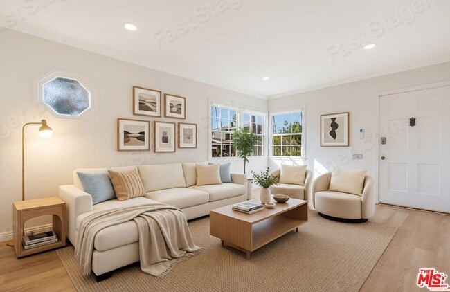 Building Photo - 2308 Pisani Pl