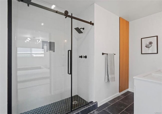 Photo - 15040 Broadmoor St