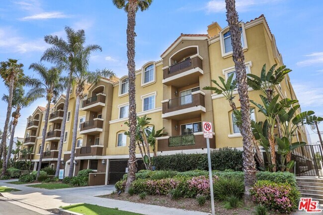 Building Photo - 1845 Butler Ave Unit 306 Rental