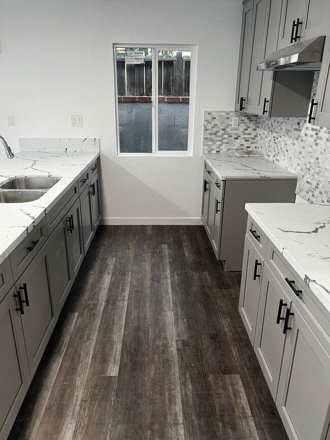 Photo - 2116 Zoe Ave Unit 2116.5 Zoe Ave.