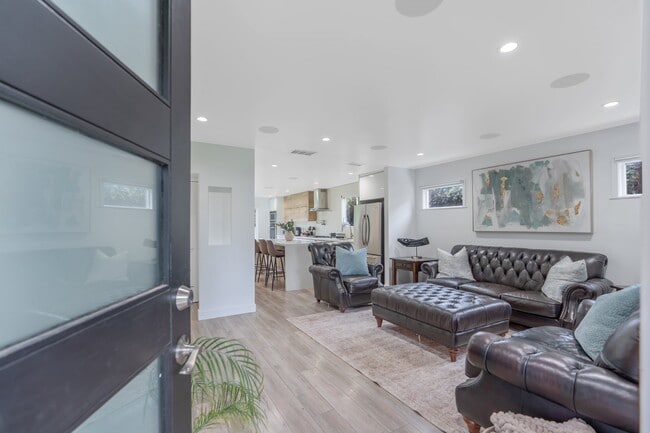 Photo - 5656 Donna Ave