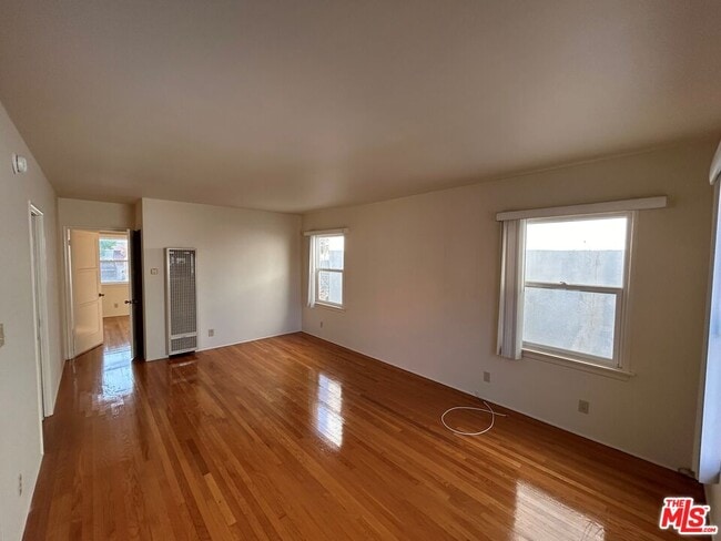 Photo - 3011 Santa Monica Blvd Unit B