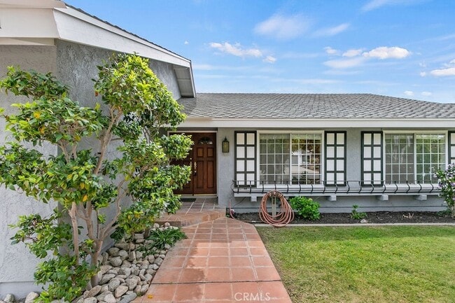 Photo - 24031 Olivera Dr