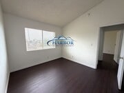 Photo - 657 W 2nd St Unit 3