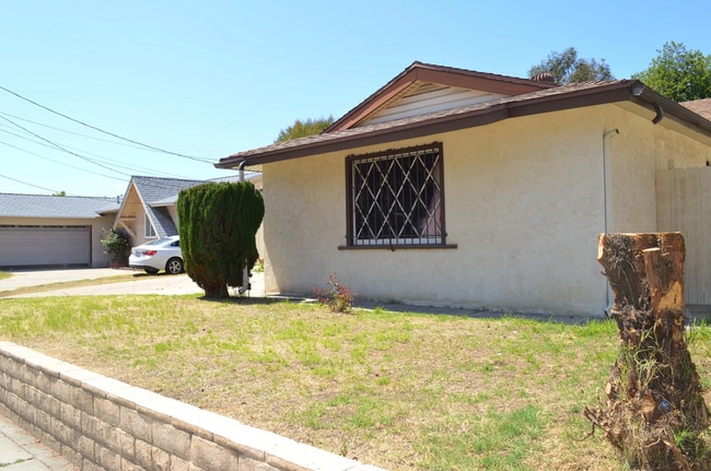 Photo - 8850 Orville St