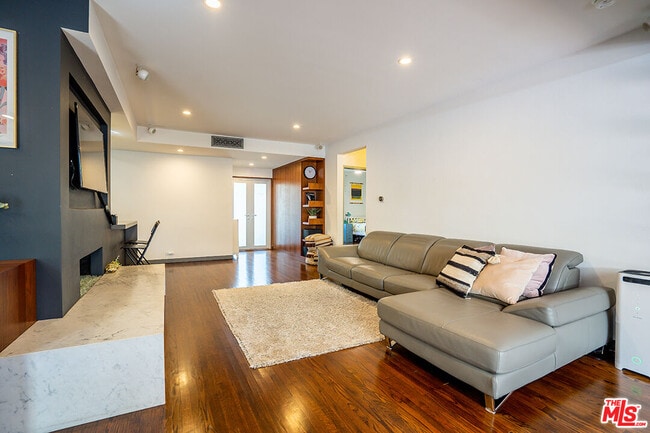 Photo - 4548 Farmdale Ave