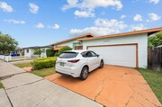 Photo - 4 Bed/2 Bath House - Walk to SDSU!