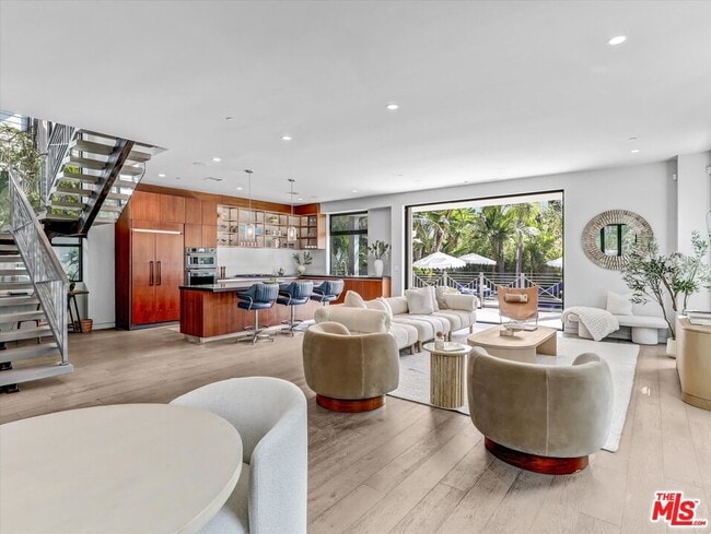 Photo - 1724 N Sierra Bonita Ave