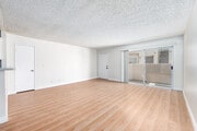 2BR, 2BA - 950SF - Living Room - 10225 Hillhaven Ave