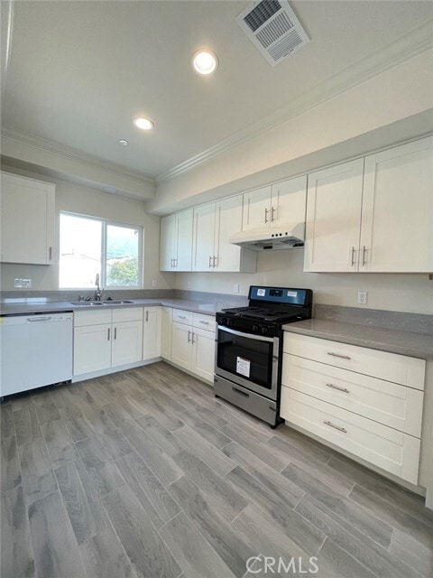Photo - 820 N Soldano Ave