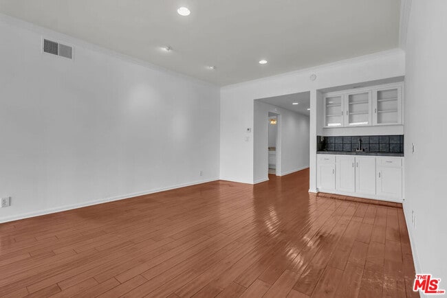 Photo - 8642 Gregory Wy Unit 202