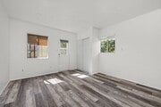 Photo - 6467 Cleo St