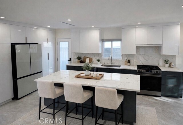 Photo - 8435 Grenoble St