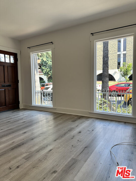 Photo - 5528 Franklin Ave