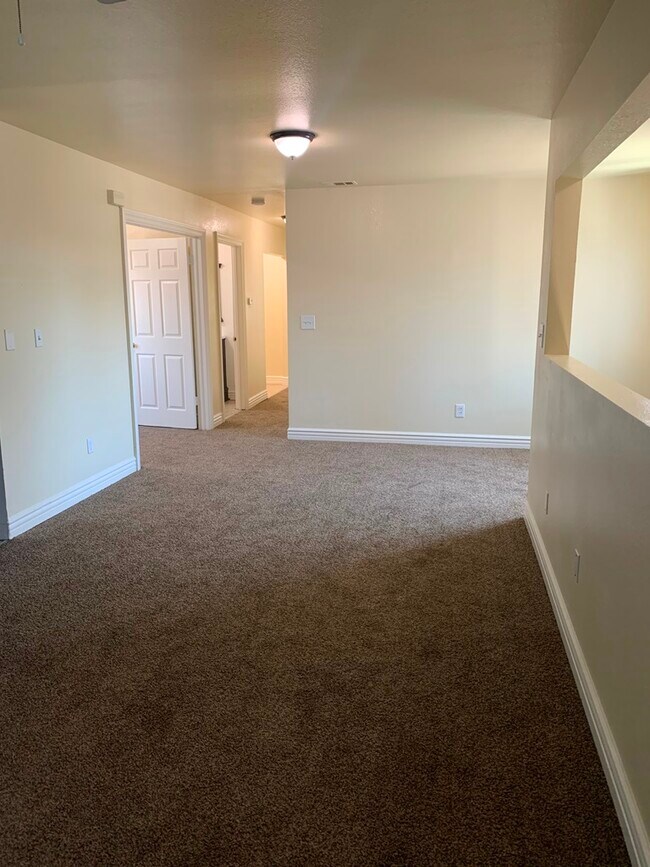 Photo - 114 E 82nd St