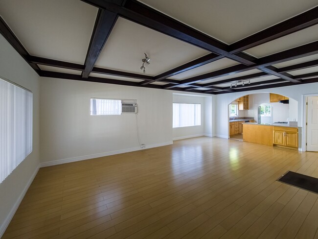 Photo - 126 E Garfield Ave Unit 126