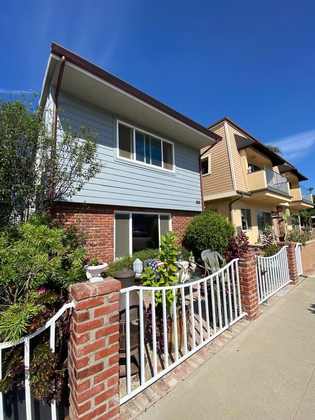 Building Photo - 415 1/2 Ocean Avenue