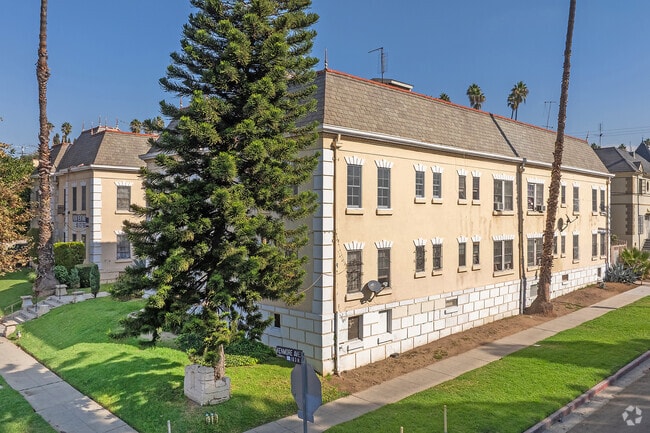 Photo - 100 N. Kenmore Ave