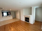 Photo - Charming 4 bedroom 4 bathroom in heart of ... House