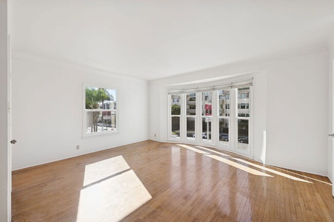 Building Photo - 1556 S Beverly Glen Blvd Unit 1556