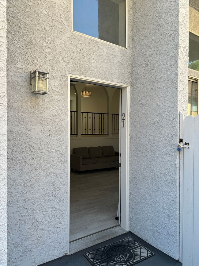 Photo - Spacious-Bright 3 Bedroom 2.5 Two story Bathroom Condo Unit #21