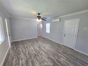 Photo - 751 E J St