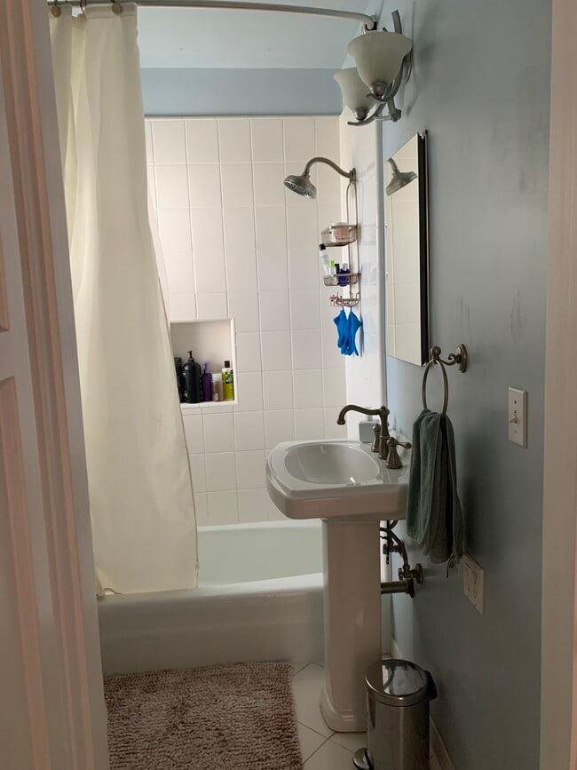 Bathroom - 1242 24th St Unit #A