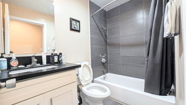 Photo - 1299 W 37th Dr Unit Apt 1