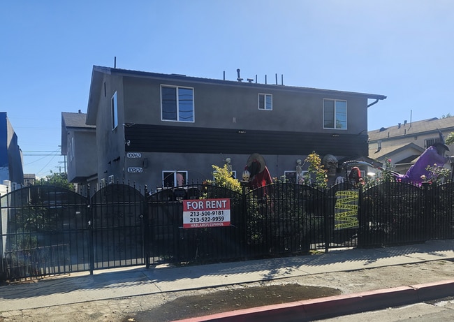 Building Photo - AVALON (10960) Unit AVALON (10962 B1)